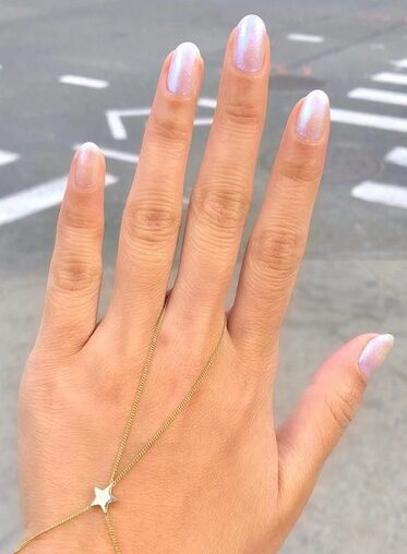 snowflake shimmer nails