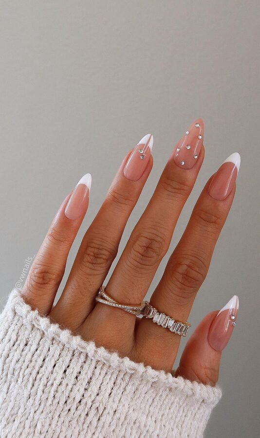 white drip nail art