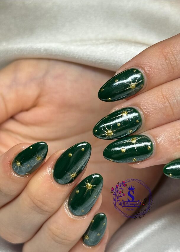 green nails with chrome finish