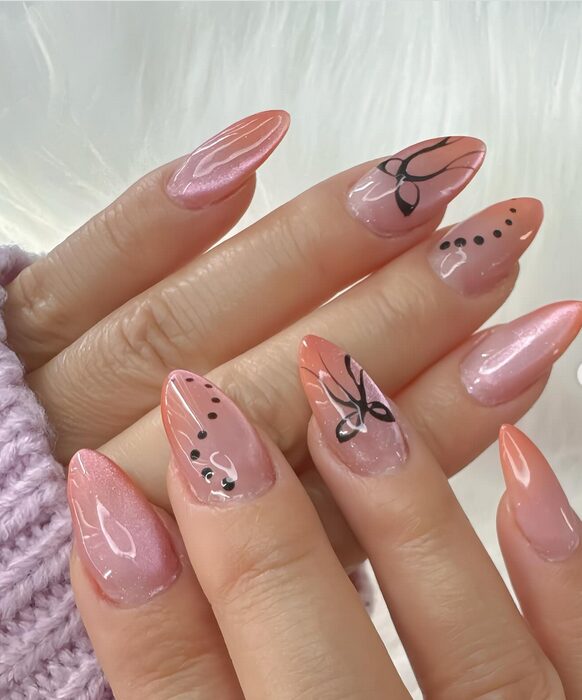 Peachy ombre nails with bow details