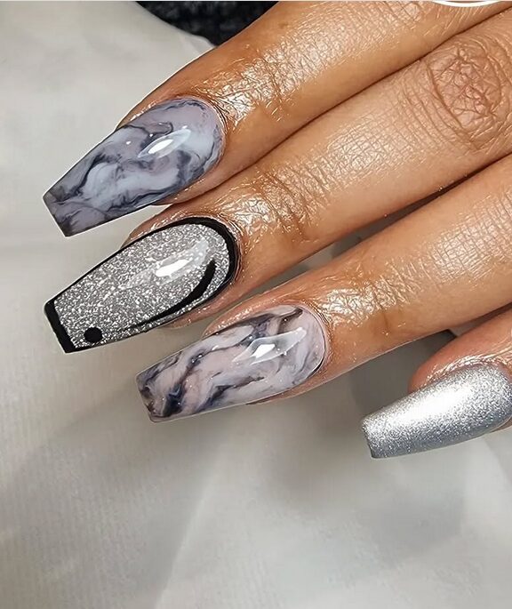 Grey marble nails