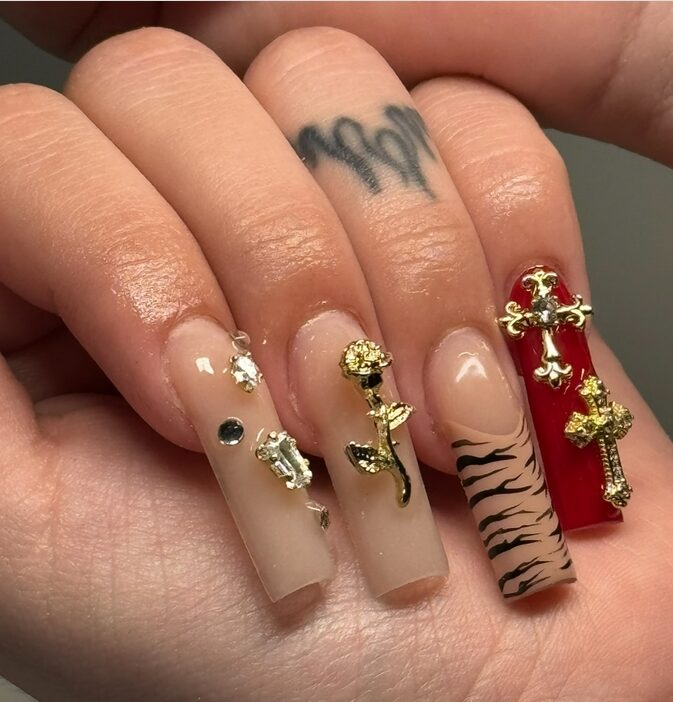 Latina nails