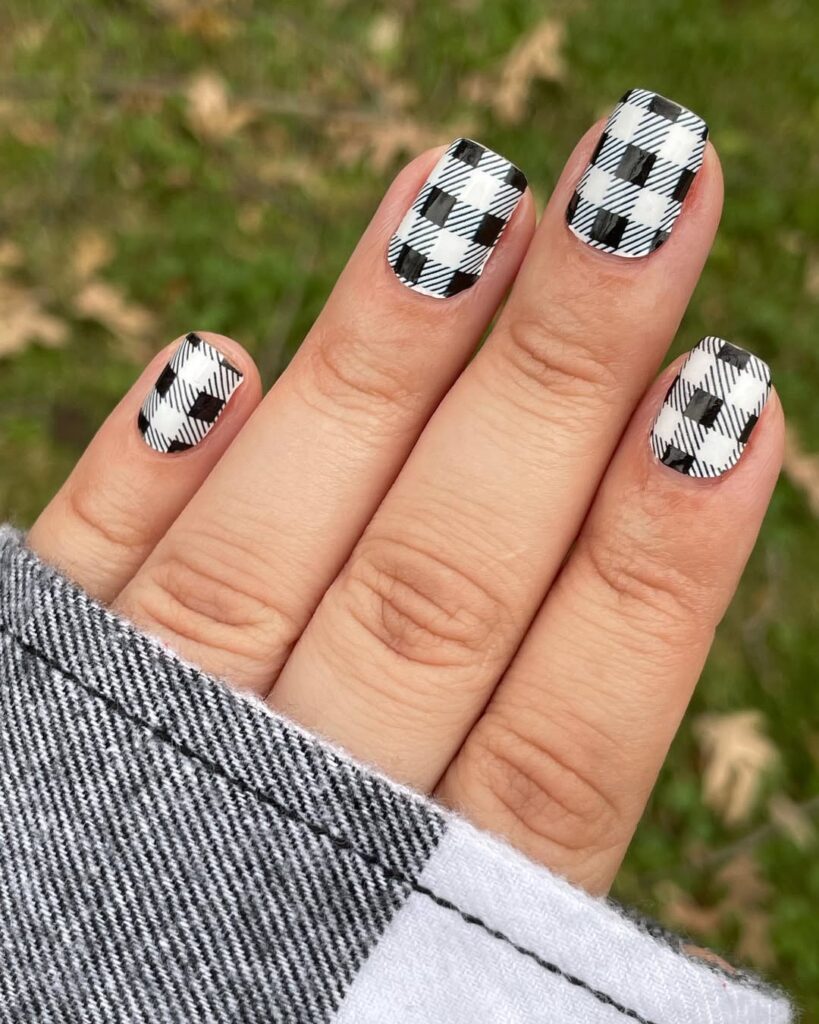 black and white combo plaid manicure