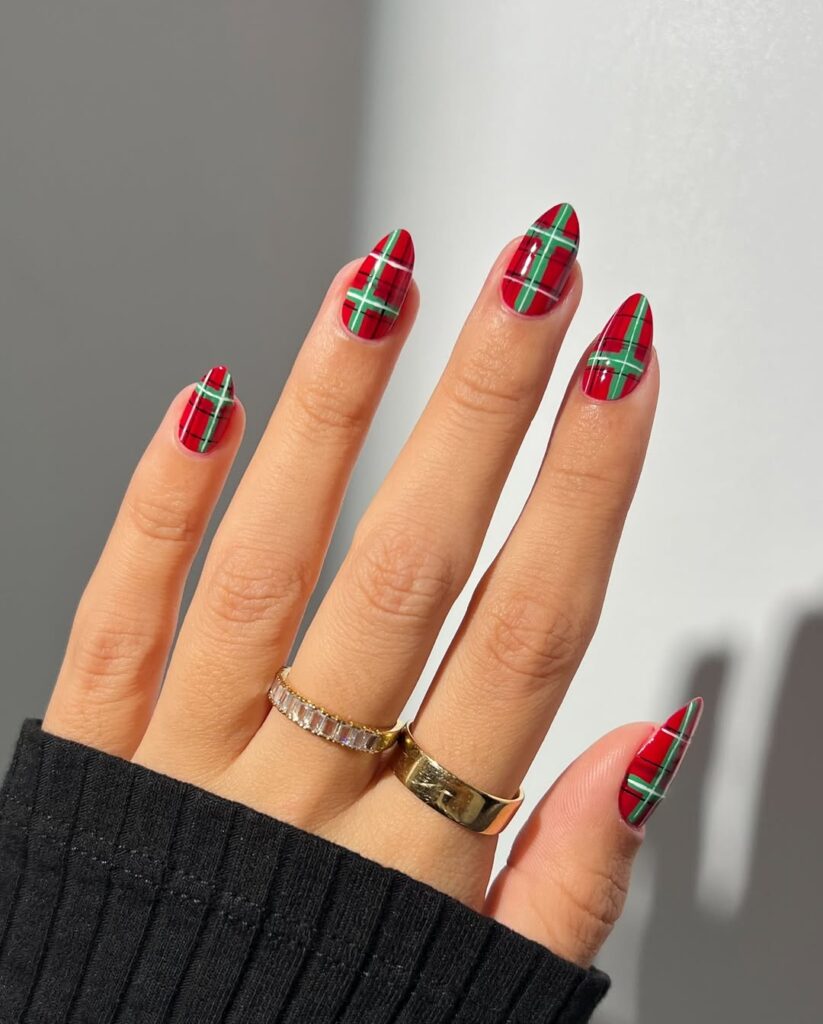 plaid nails