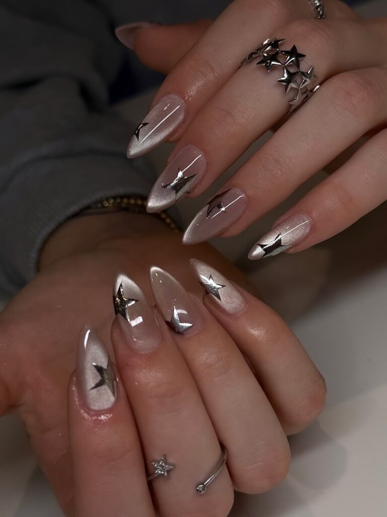silver velvet nails with chrome stars