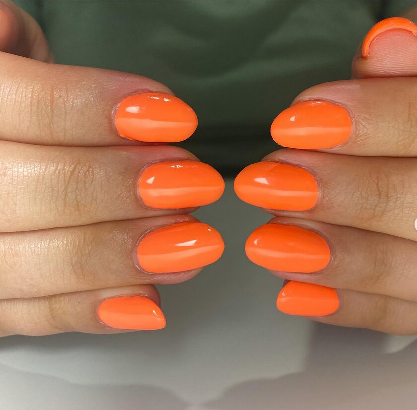 nails in juicy tangerine orange colors