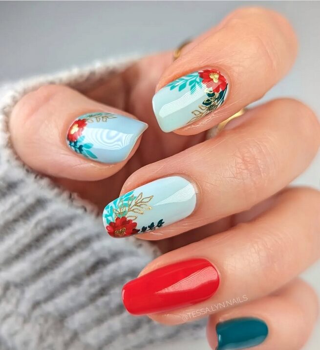 classic Christmas duo — green and red nails