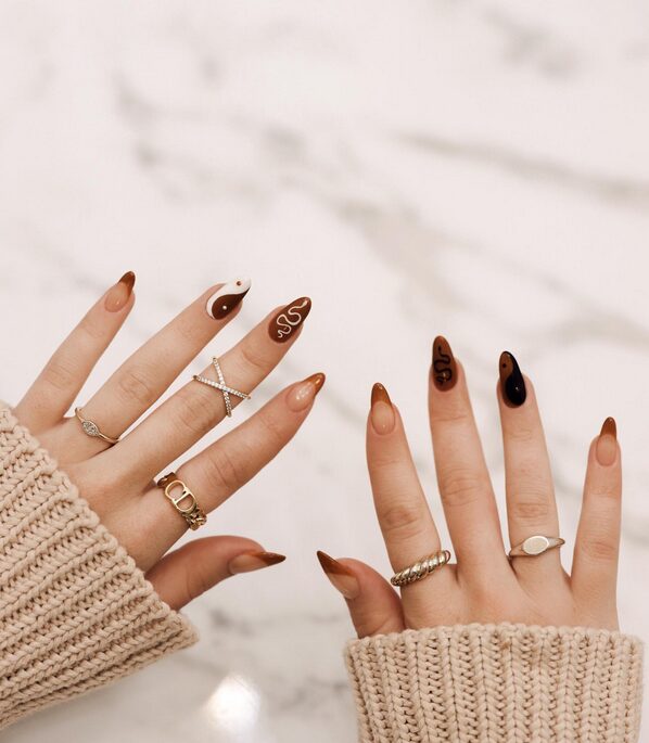 thin copper metallic stripes on nails