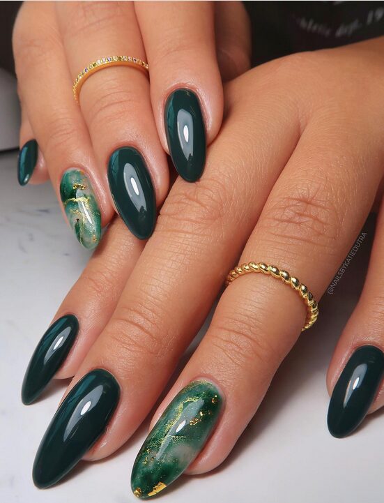 emerald green nails