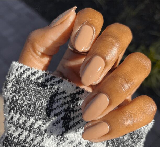 Neutral nails in latte and mocha shades