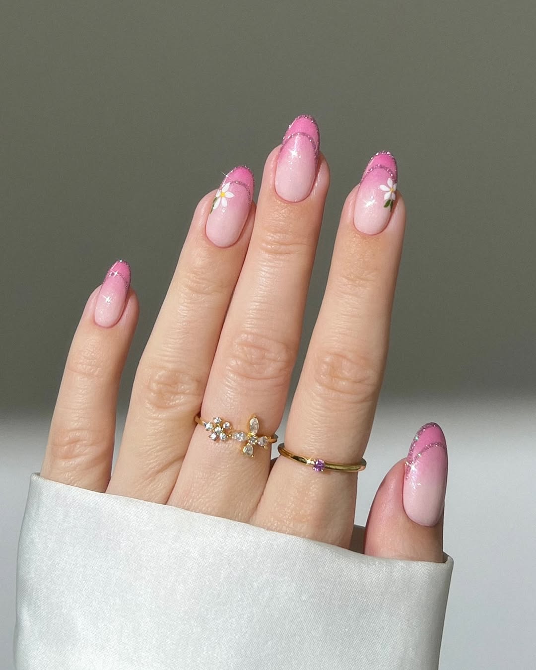 pink hue nails for spring season