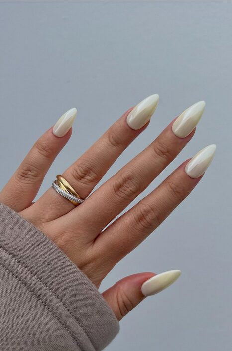 Chrome Nails with a creamy, reflective metallic finish