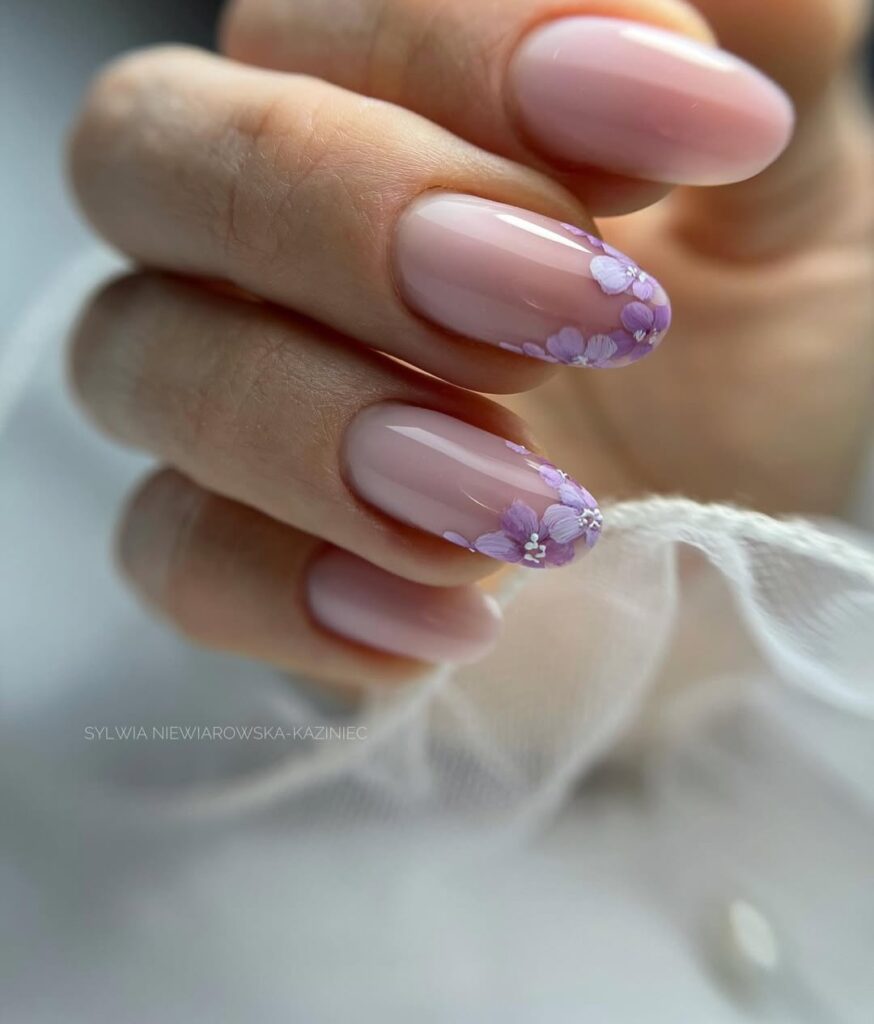 Short cottagecore nails with gingham bunny and florals