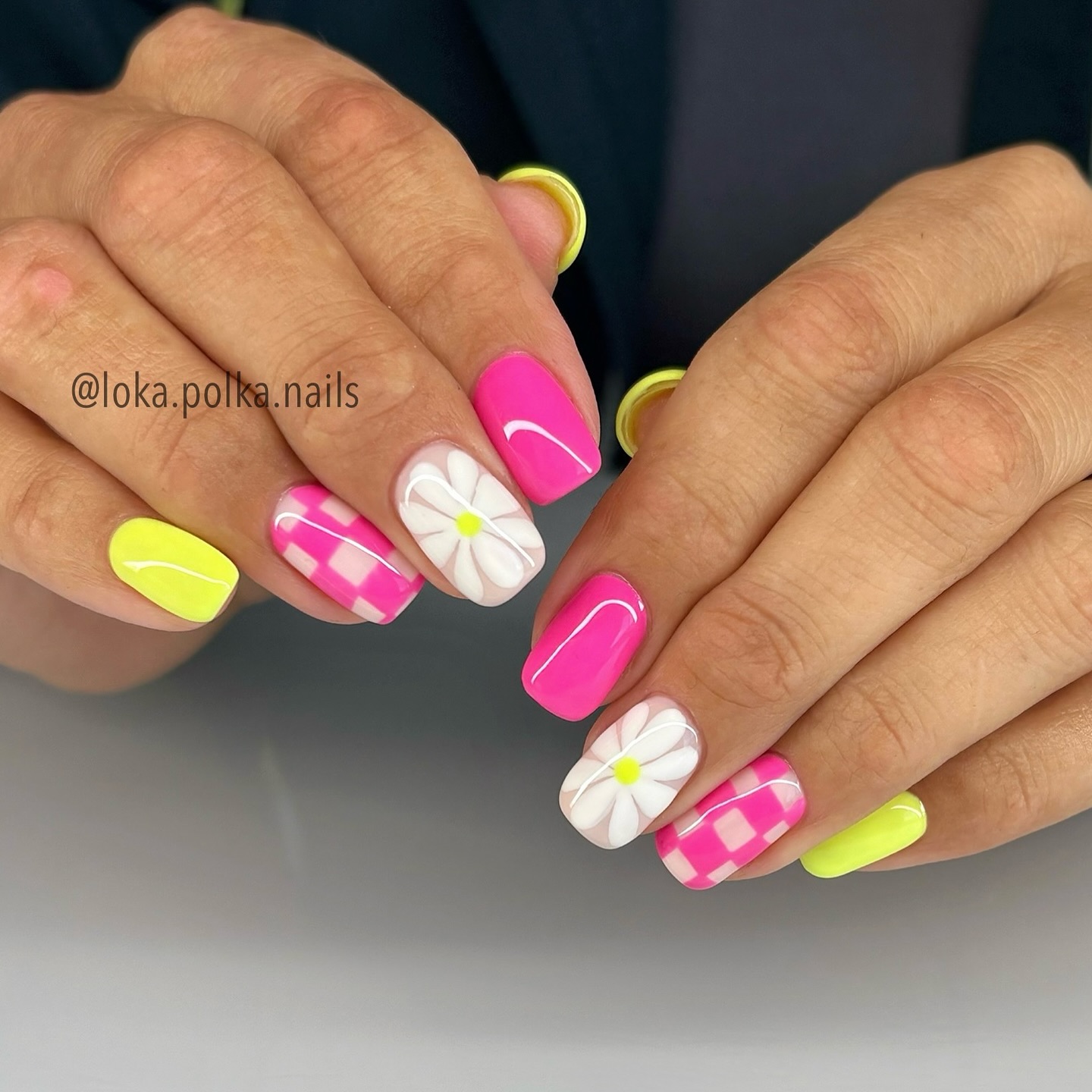 Abstract art nail extensions