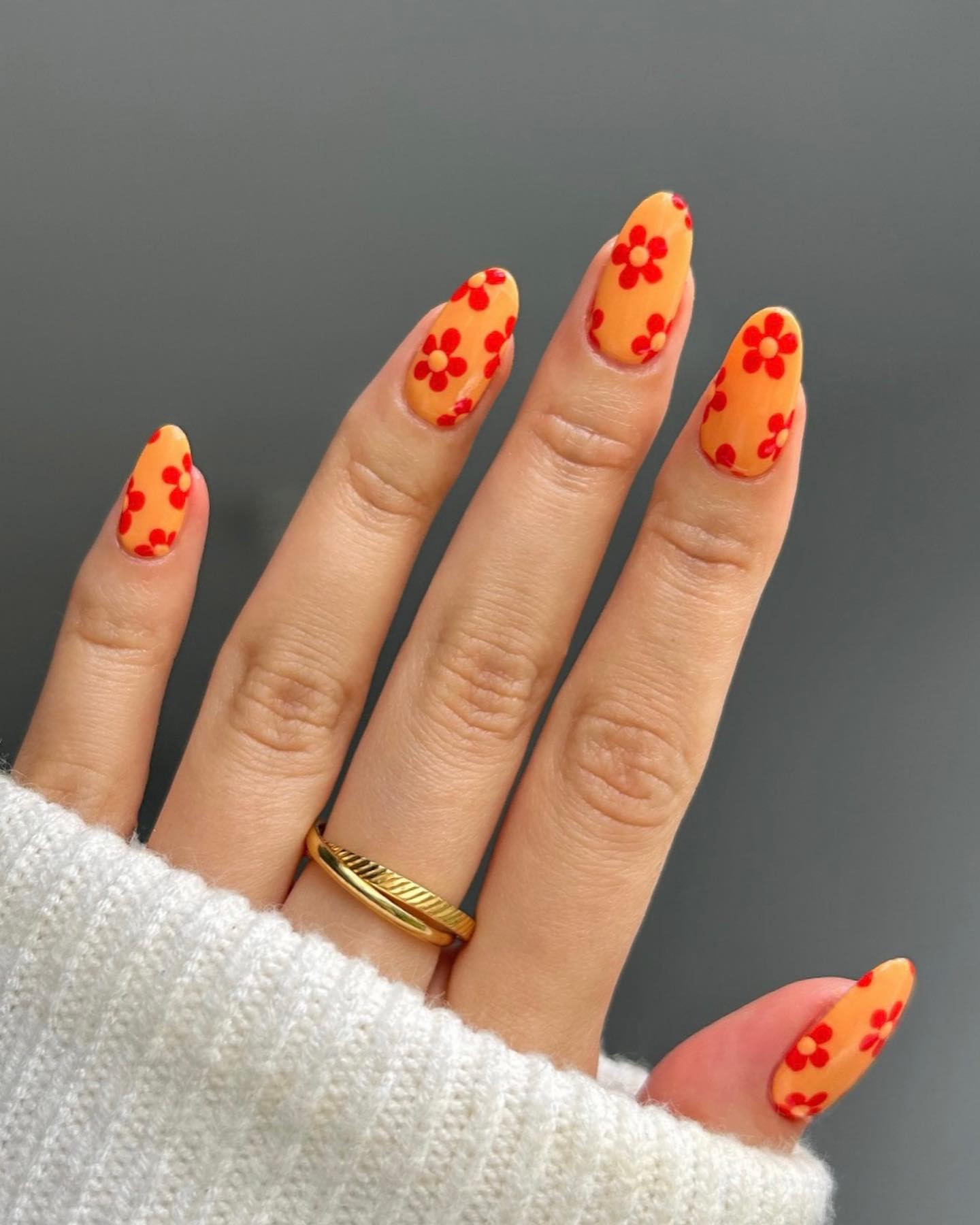 Colored French tip nails in scarlet