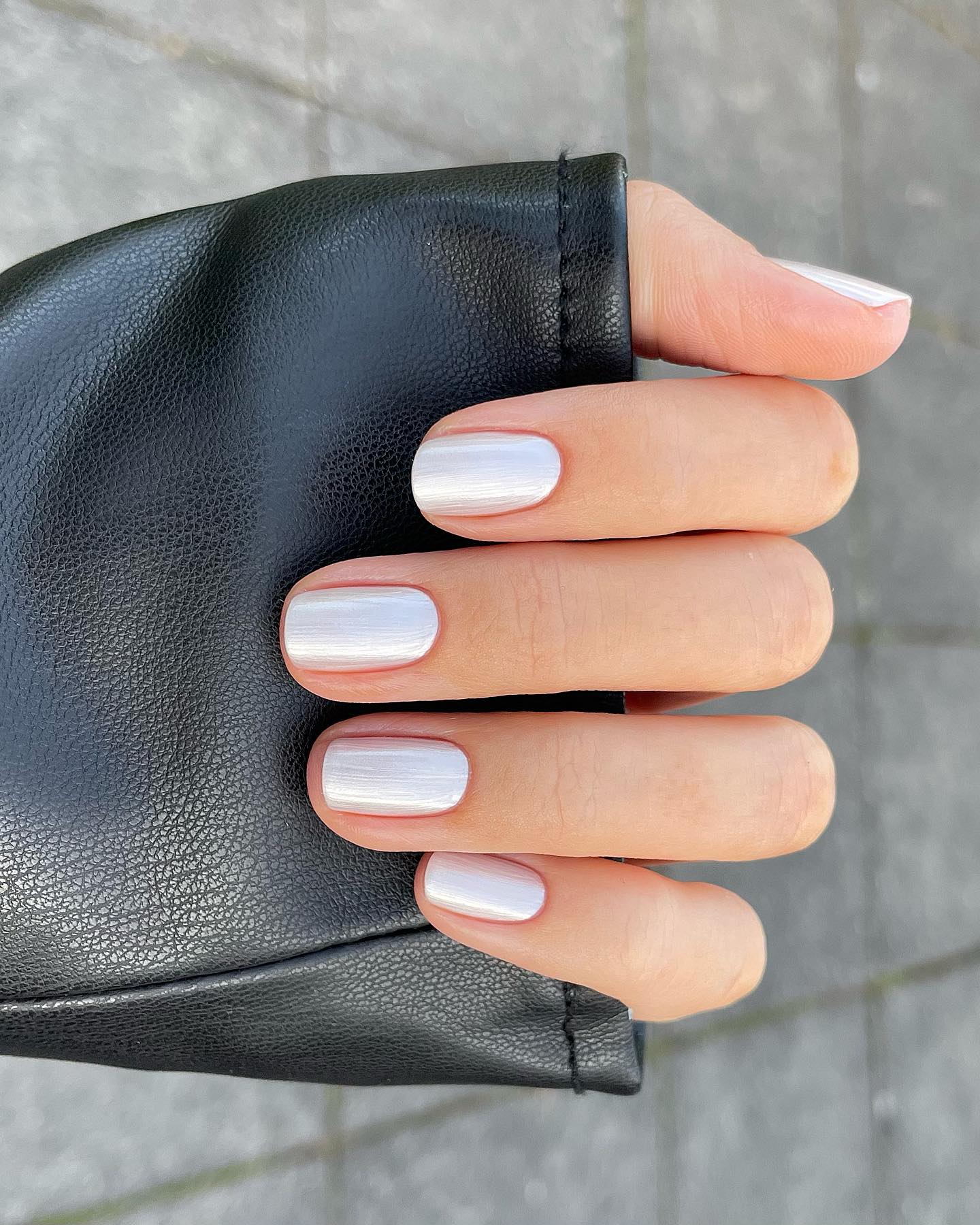 Pearl chrome glazed nails