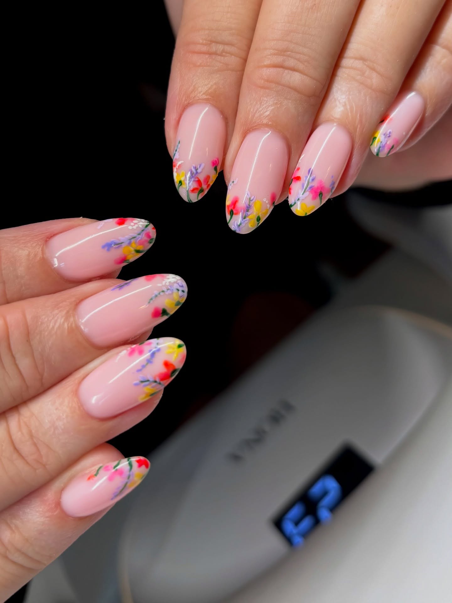 Wildflower tip nails