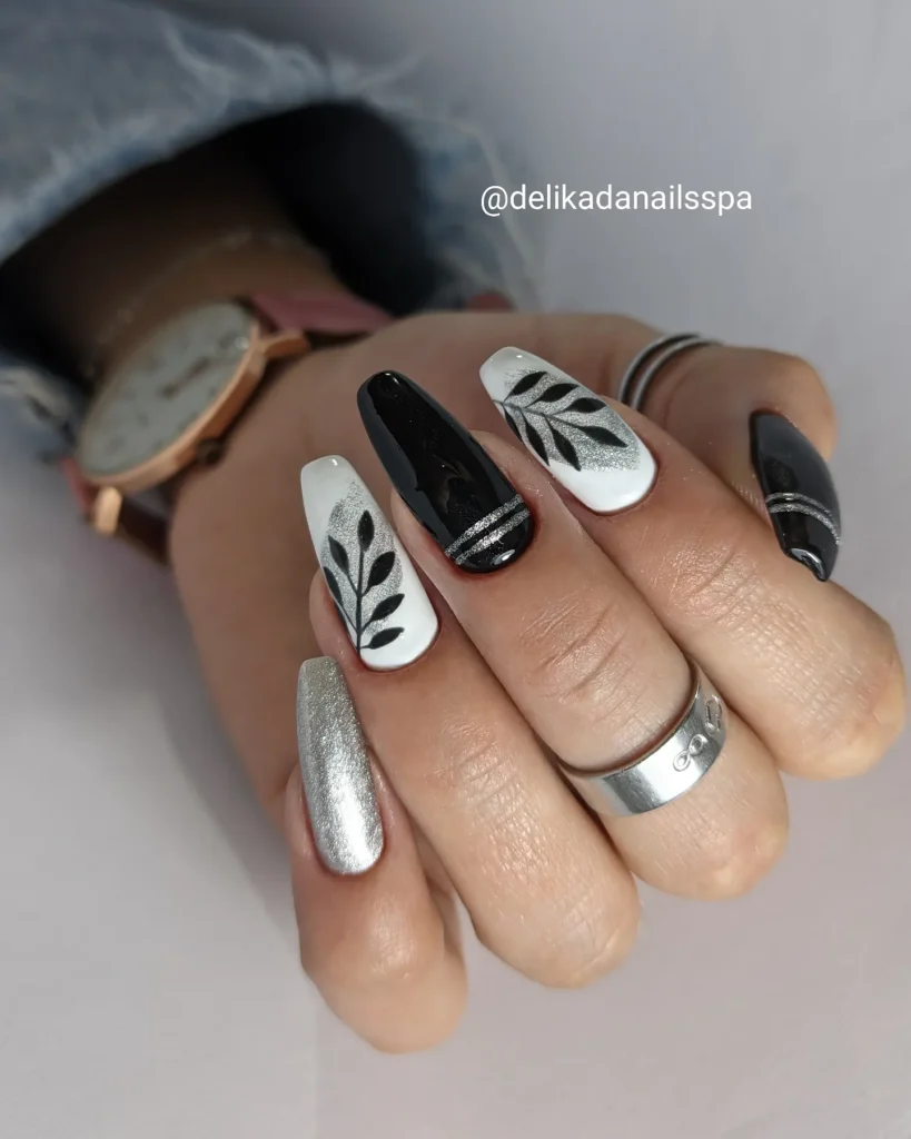 Dotwork Florals nails