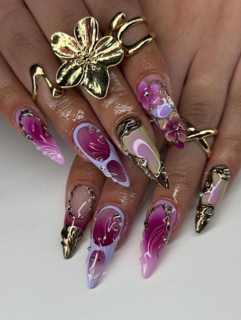 Gold Baroque Swirls nails
