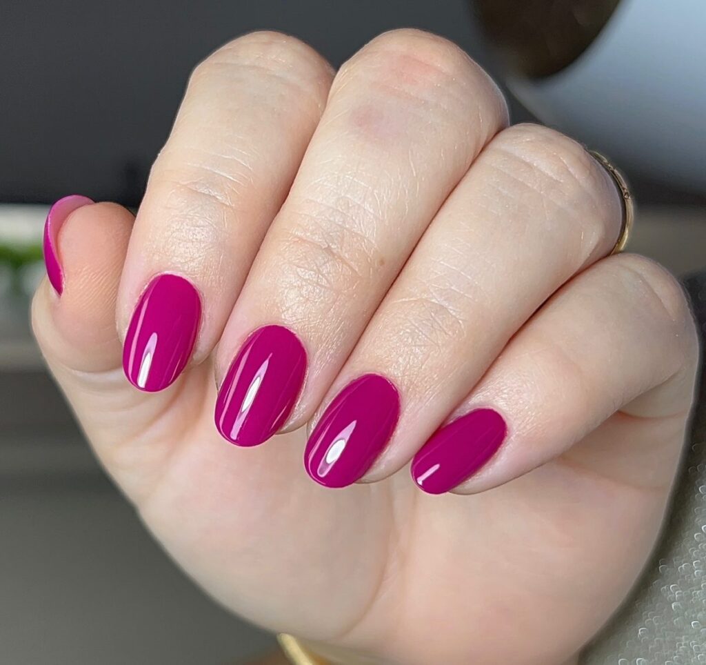 Magenta Oval Gloss nails