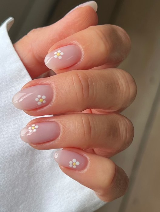 Eclectic Daisy Mix nails