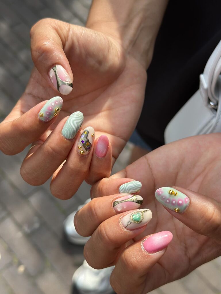 Mint & Gold Softness nails