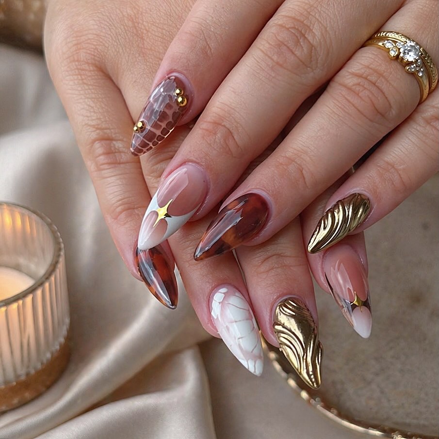 Tortoise & Gold Chrome nails