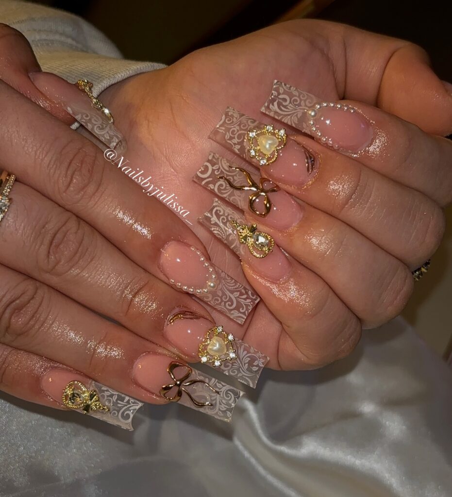 Baroque Gold Tips nails