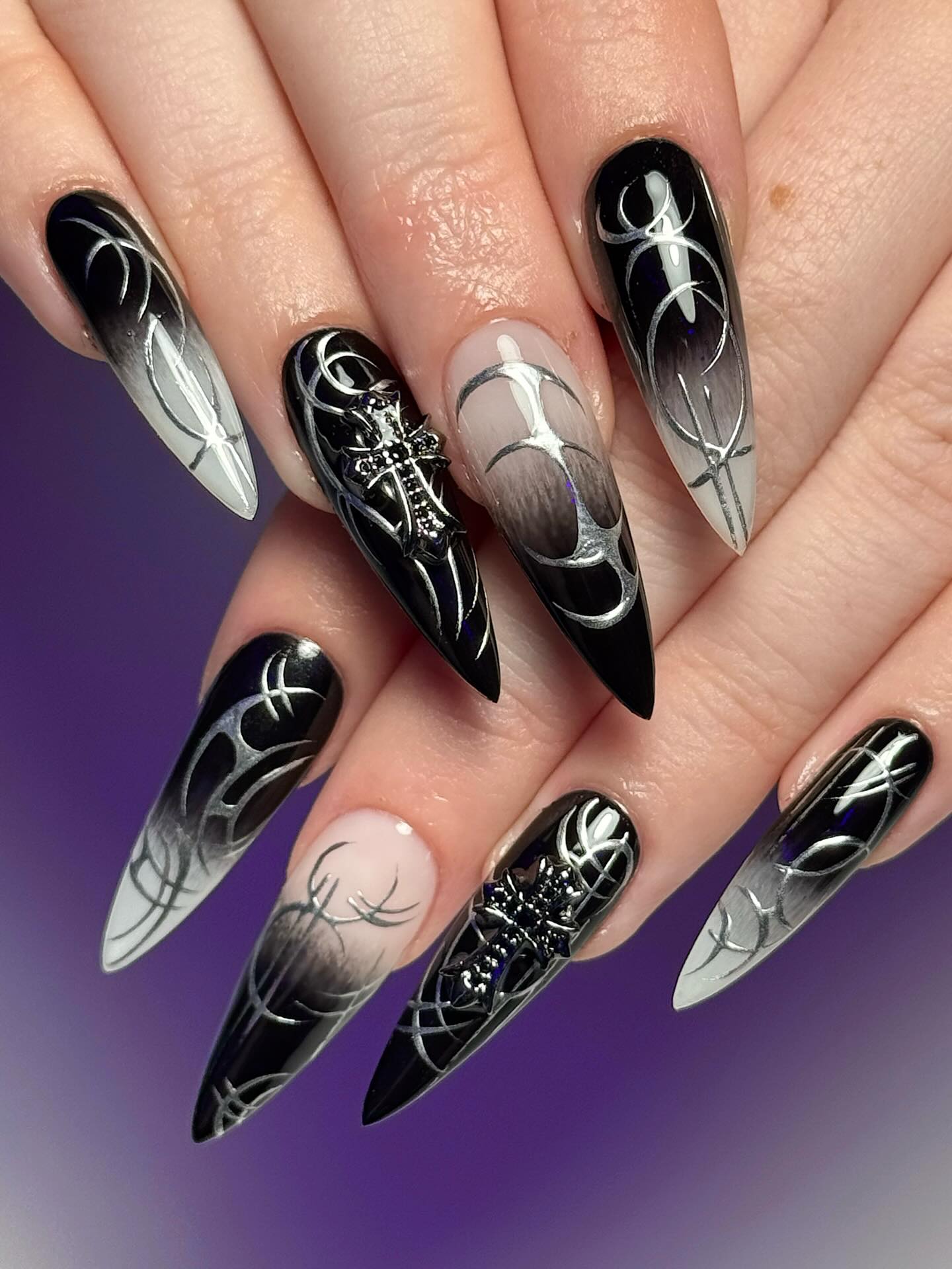 Tribal Chrome Black & Silver Nail