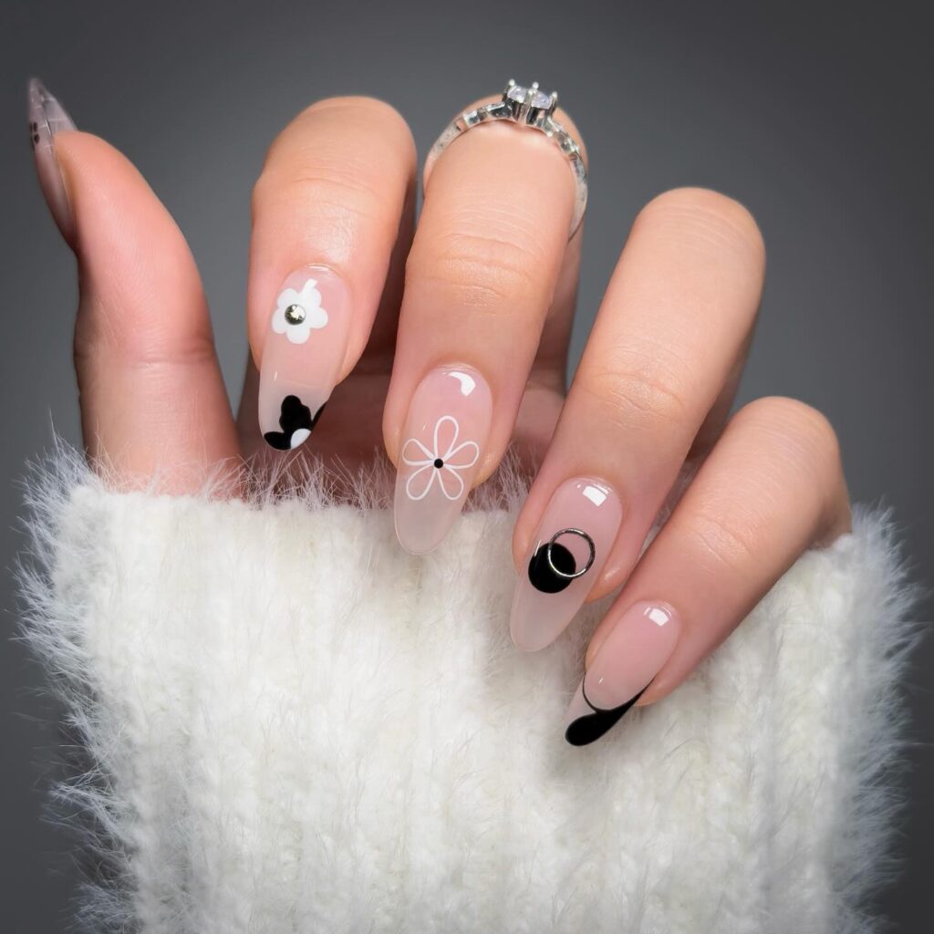 Geometric Line Art nails