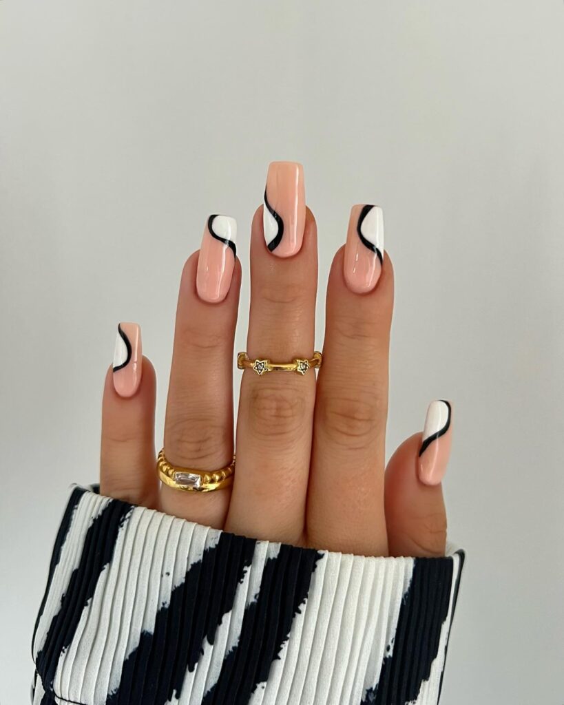 Leopard in Monochrome nails
