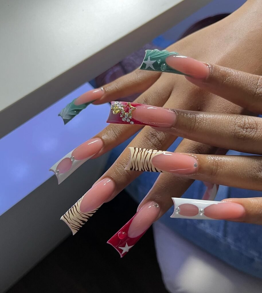 Baroque Gold Detail nails