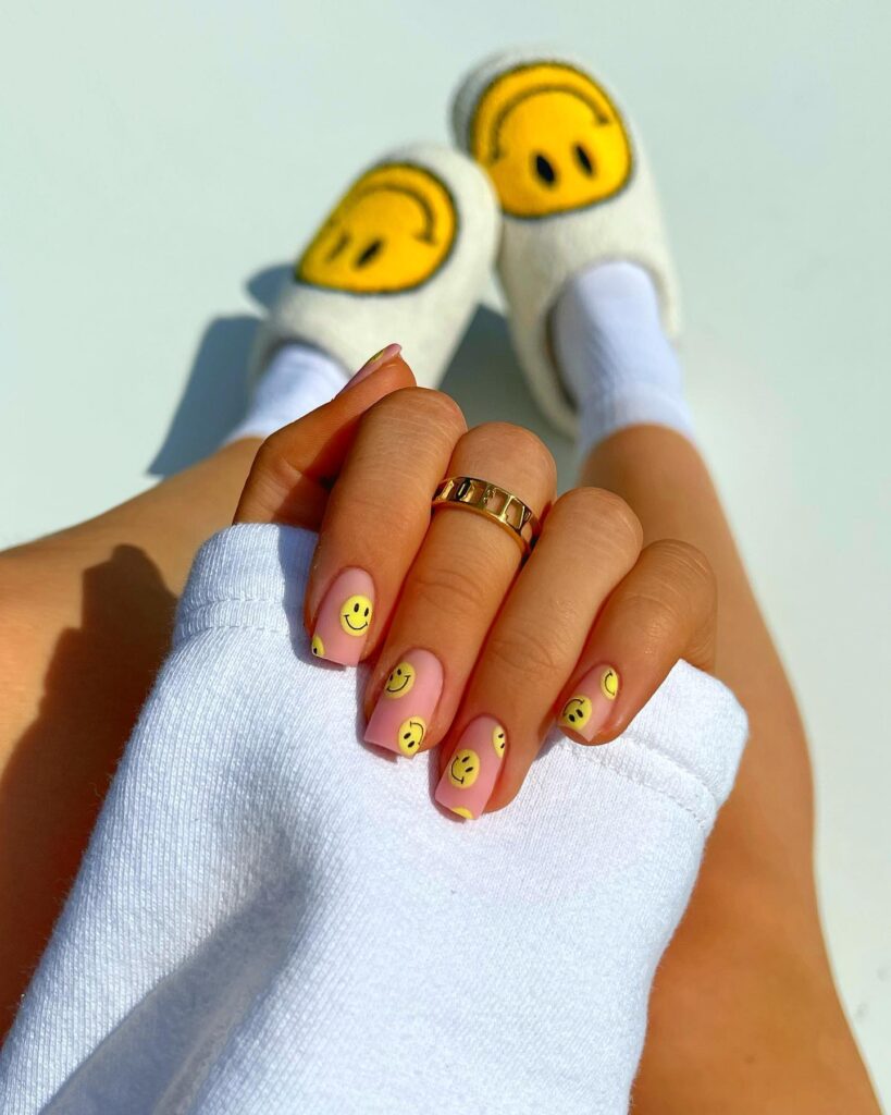 Rainbow Smile Mix nails