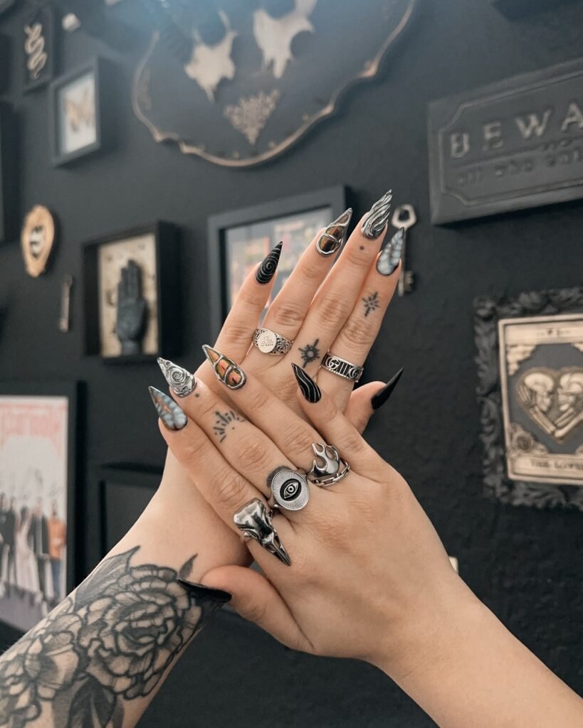 Skull Embed Art nails