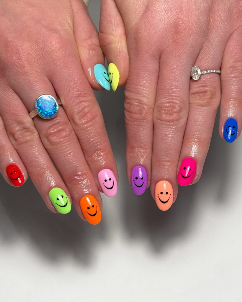 Multicolor Comic nails