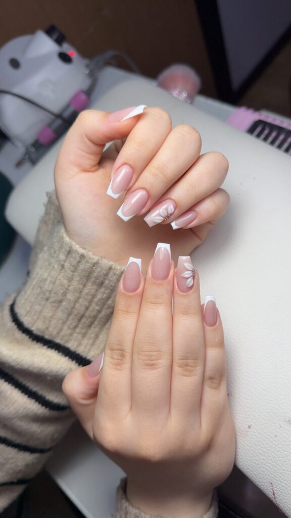 Classic Daisy French nails