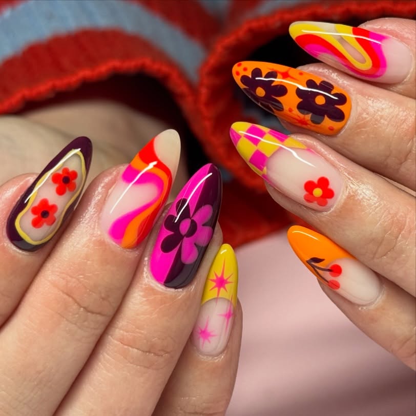 Retro Pop Art Blooms nails