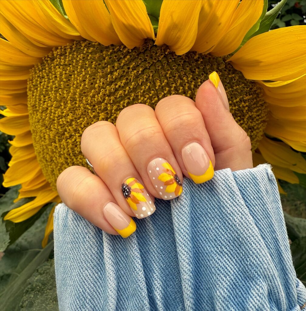 Field French Yellow nails