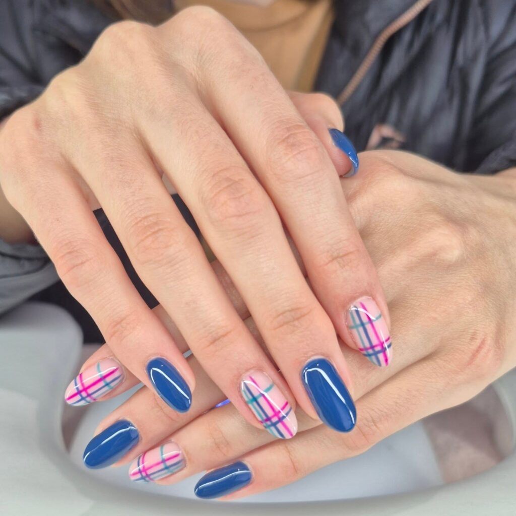 Navy Plaid Accents nails
