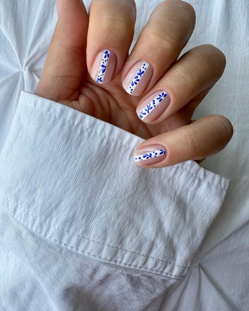 Vertical Tile Stripe nails