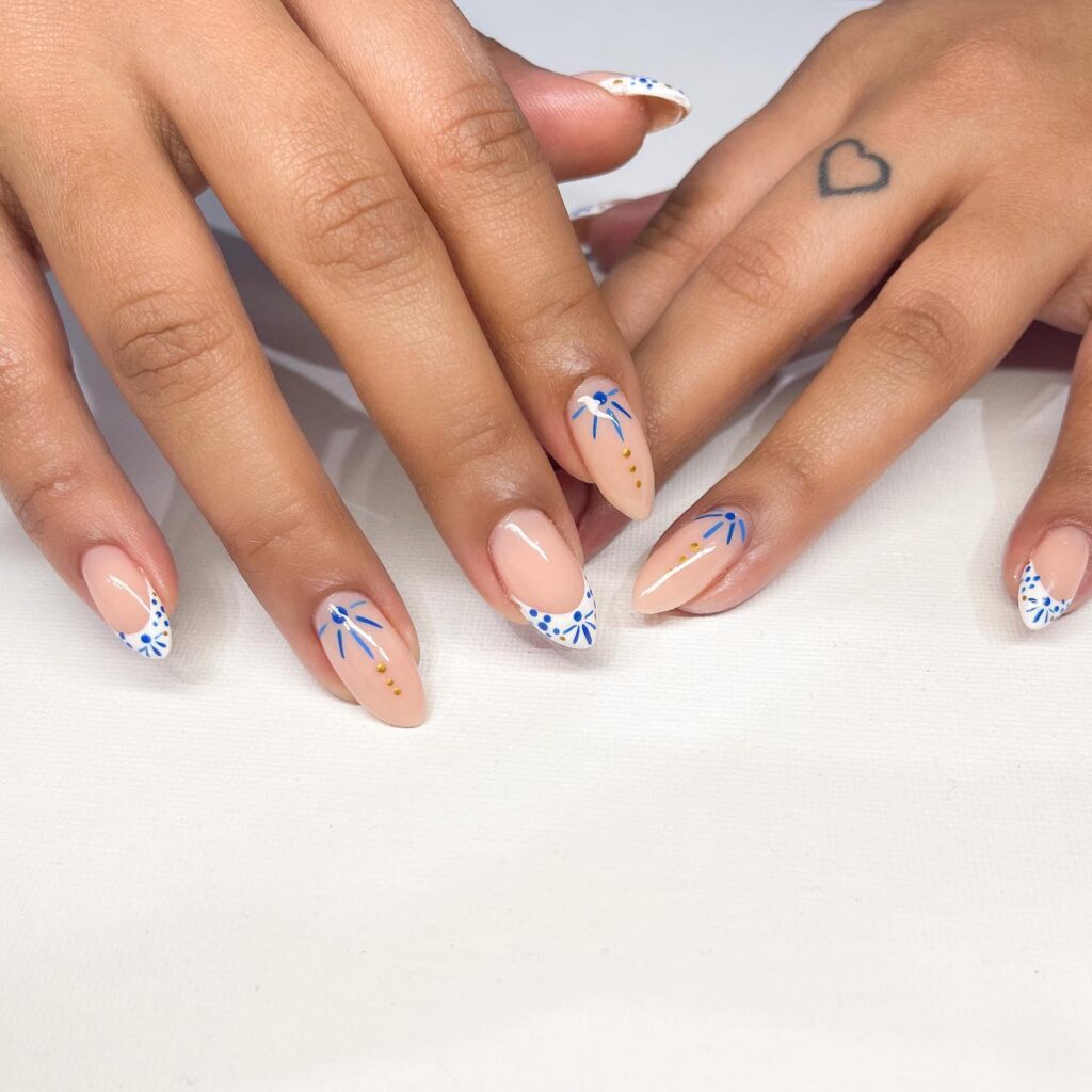 White Daisy Blue nails
