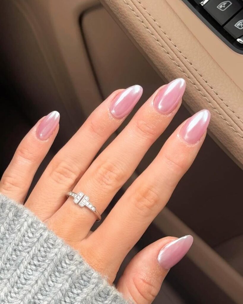 Glossy Vanilla Latte nails