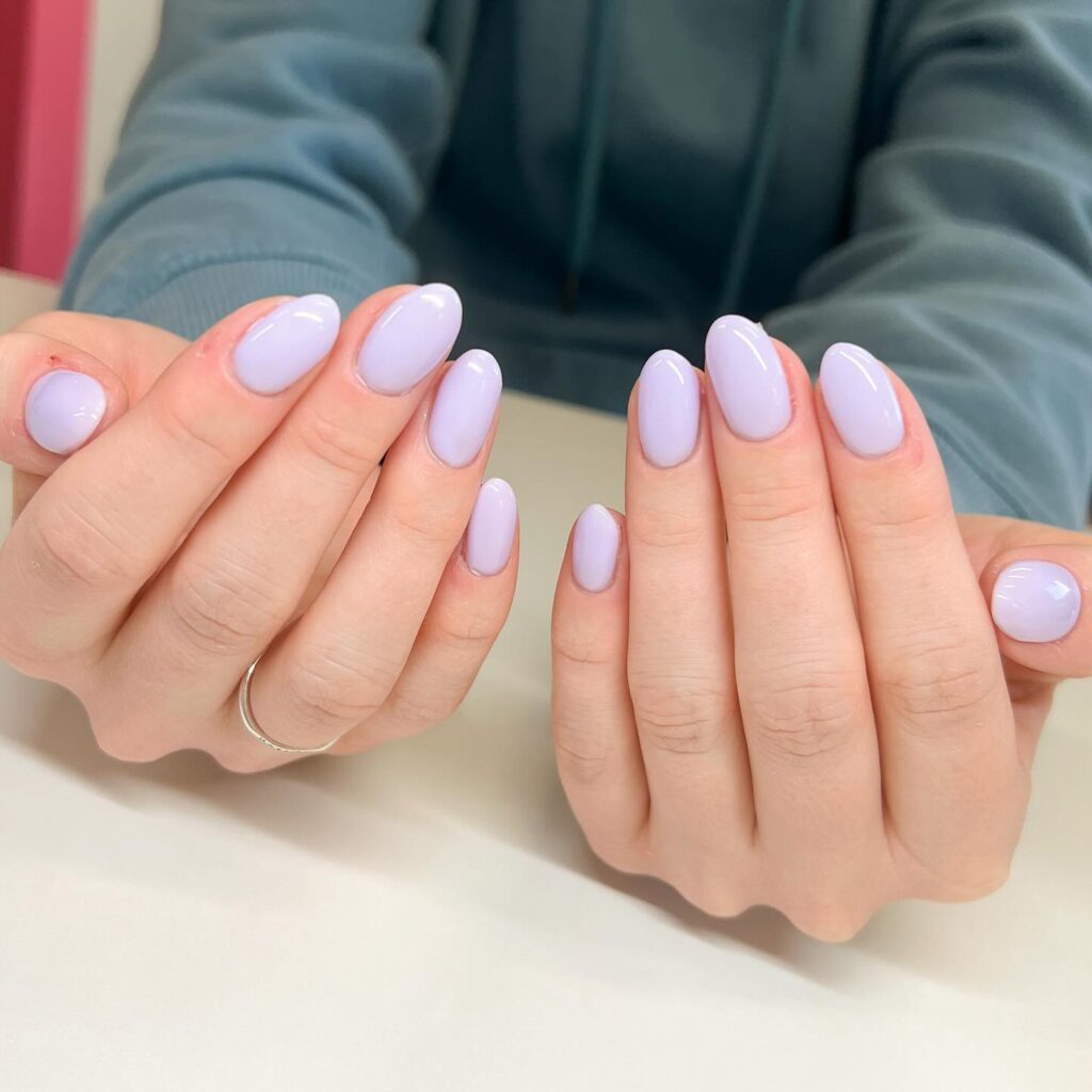 Soft Lavender Gloss nails