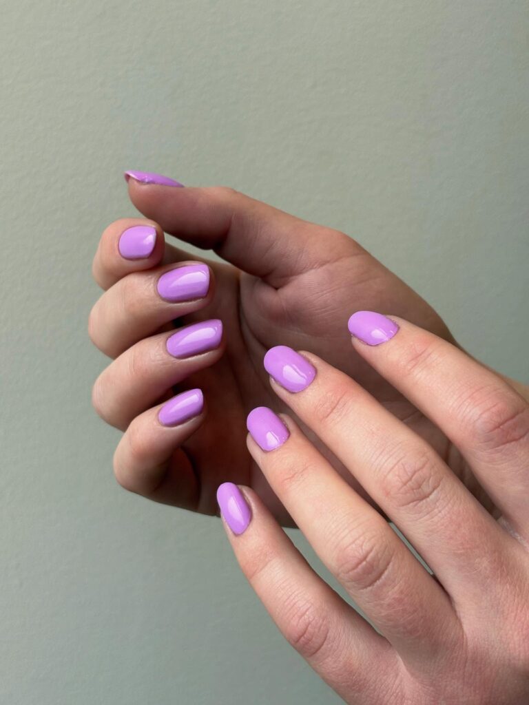 Pastel Violet Oval nails