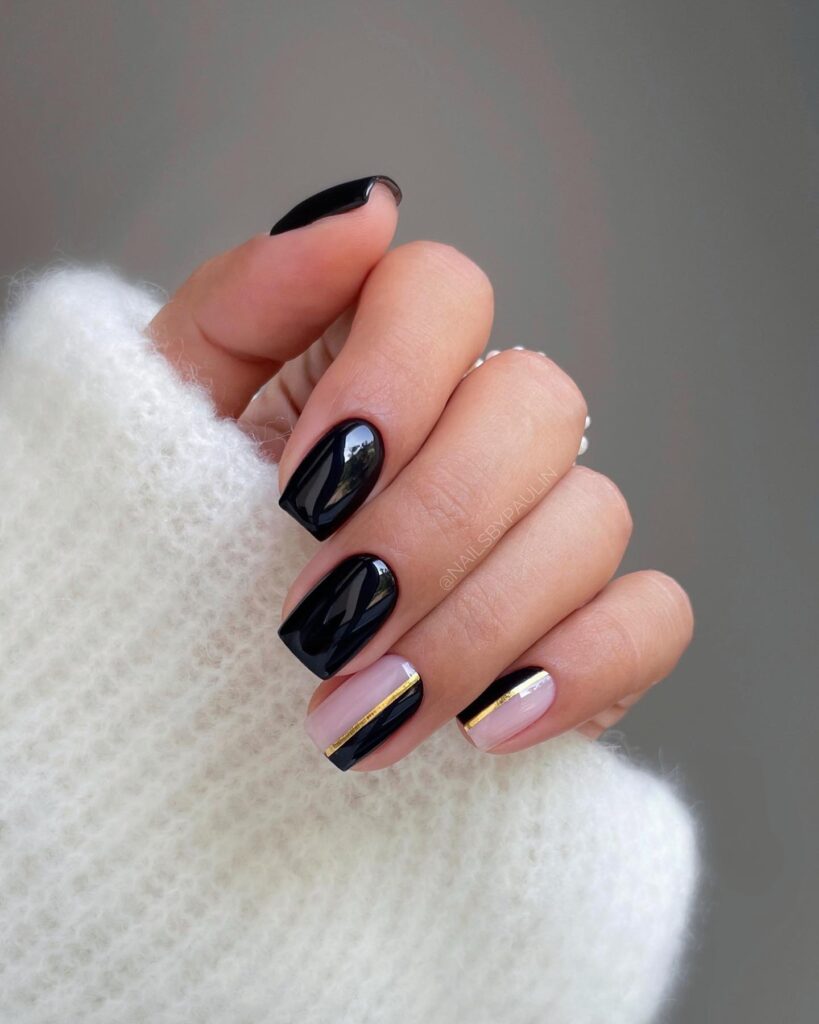 Glossy Gold Edge nails