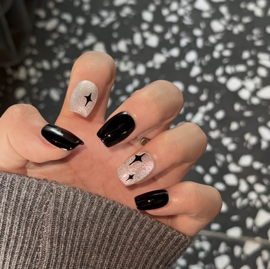 Black & Silver Stars nails