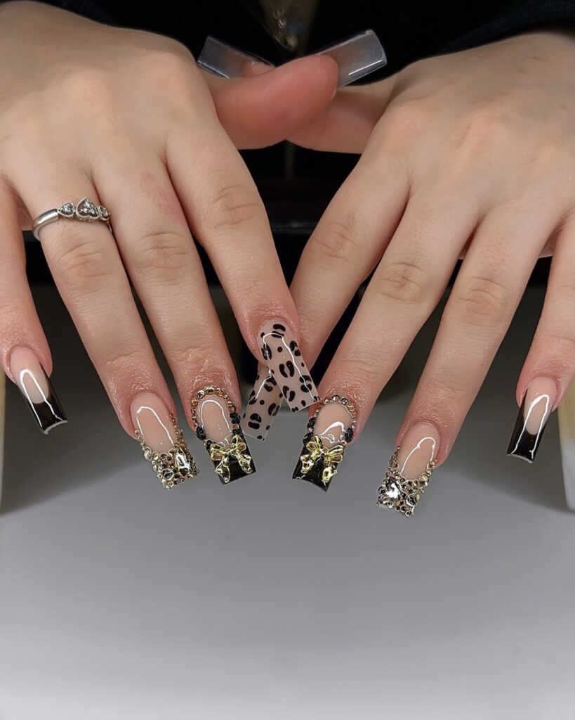 Gold Bow Animal nails