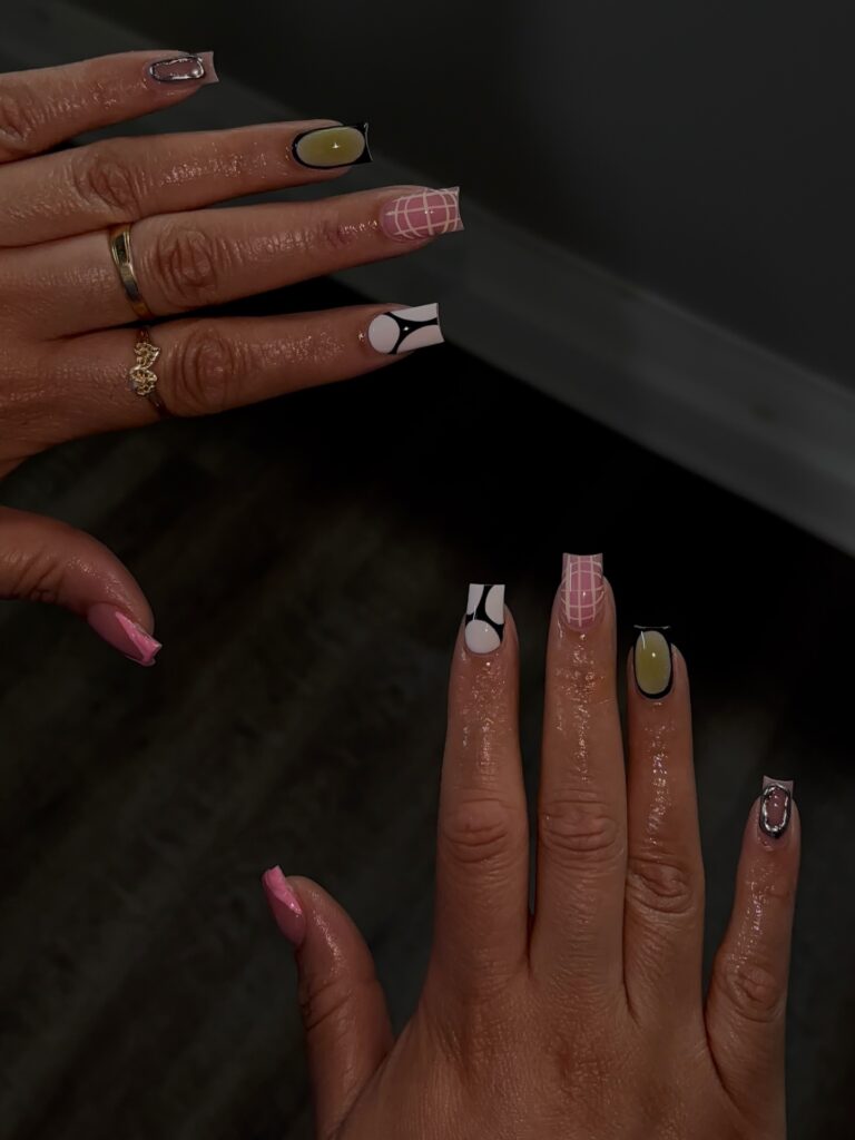 Pink Grid Mismatch nails