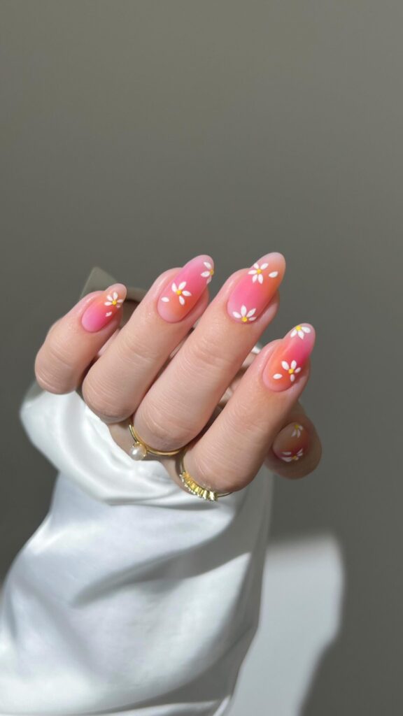 Daisy Sunset nails