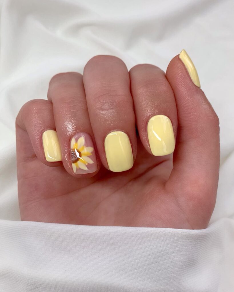 Soft Yellow Accent nails